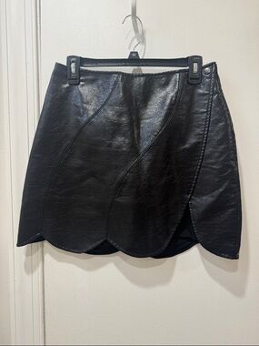 Black Faux Leather Scallop-Hem Mini Skirt